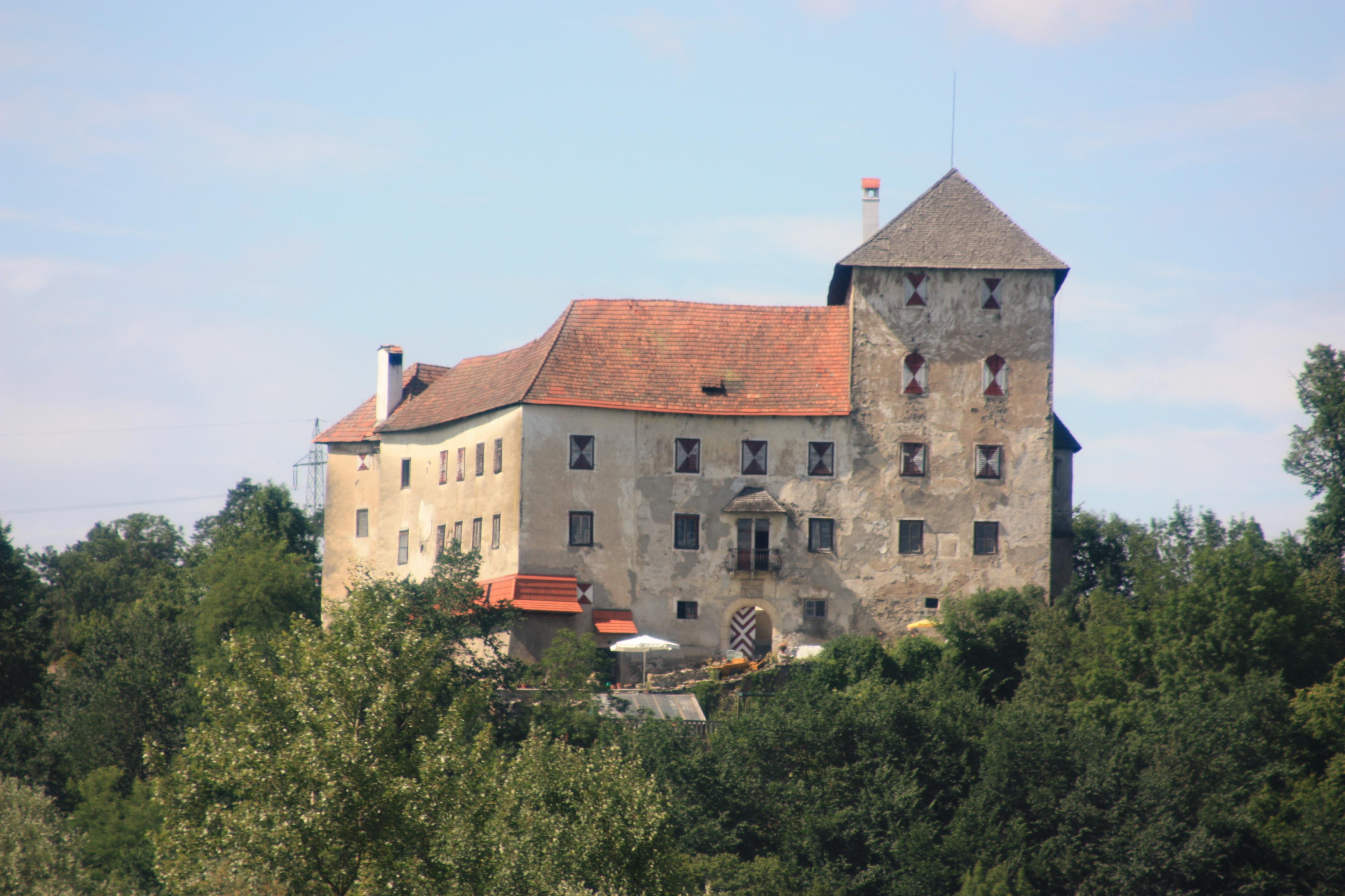 Burg-Schloss Neudenstein